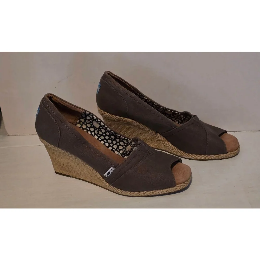 Women's TOMS Gray Wedge Sandals, Size‎ 10W